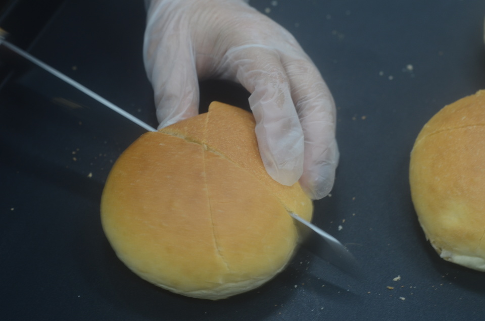 网红蒜香奶酪面包配方_韩国蒜香奶酪面包制作方法_网红脏脏包黑暗料理,