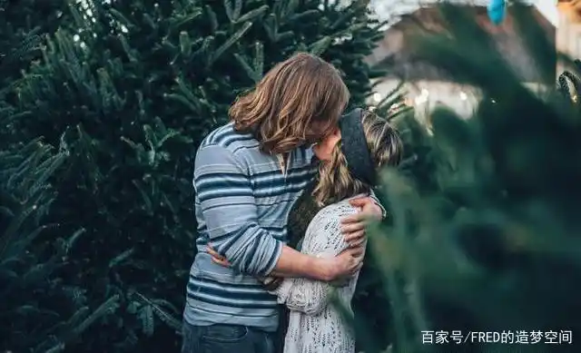 100种姿势摆拍双人_情侣摄影创意_情侣摄影姿势分享